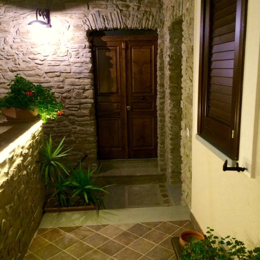 Pozzo Medievale Prignano Cilento Exterior photo